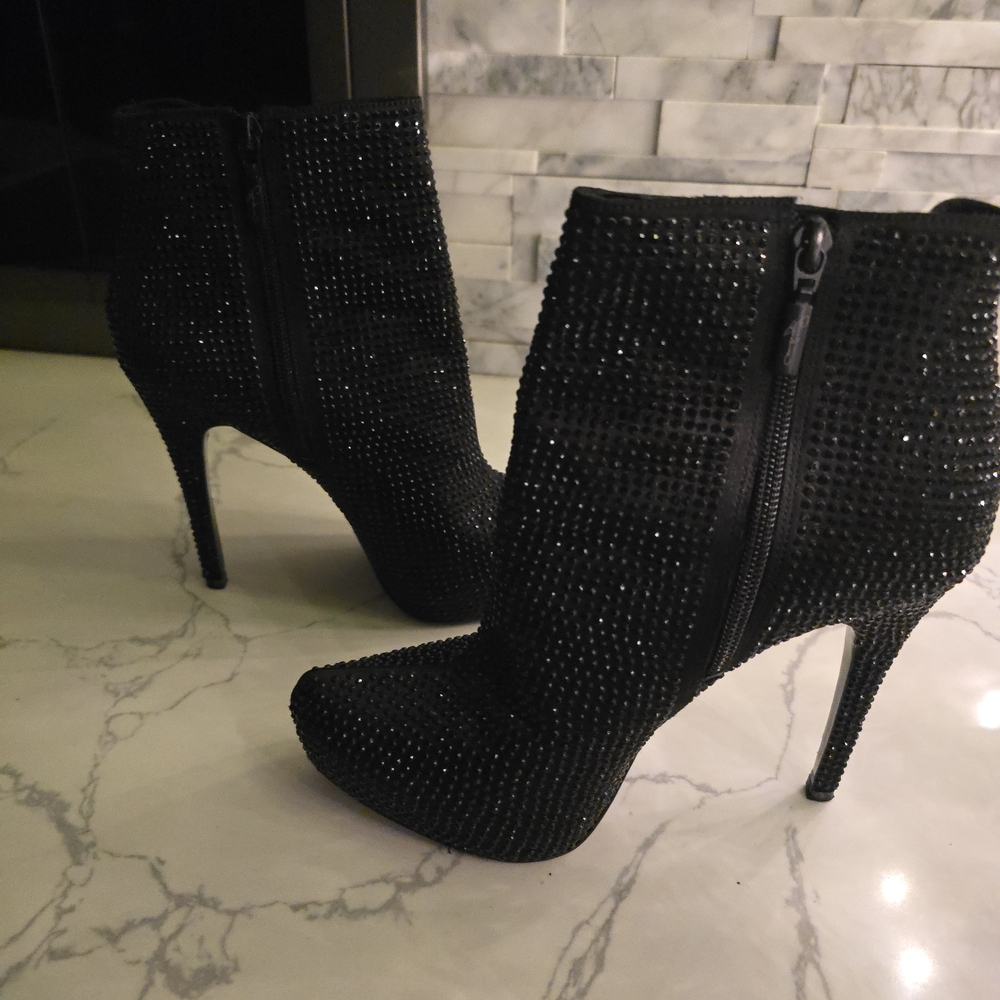 REPORT SIGNATURE Black Studded Ankle Boots
